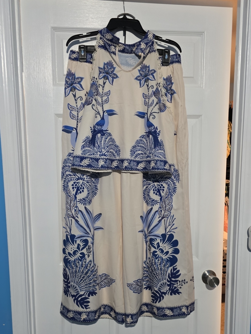 SHEIN Creamwith Blue Floral Print Pants Set